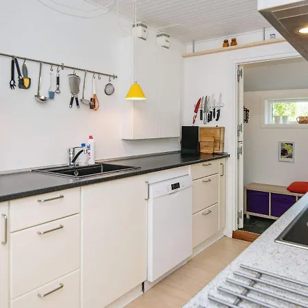 בית נופש 5 Person Holiday In *